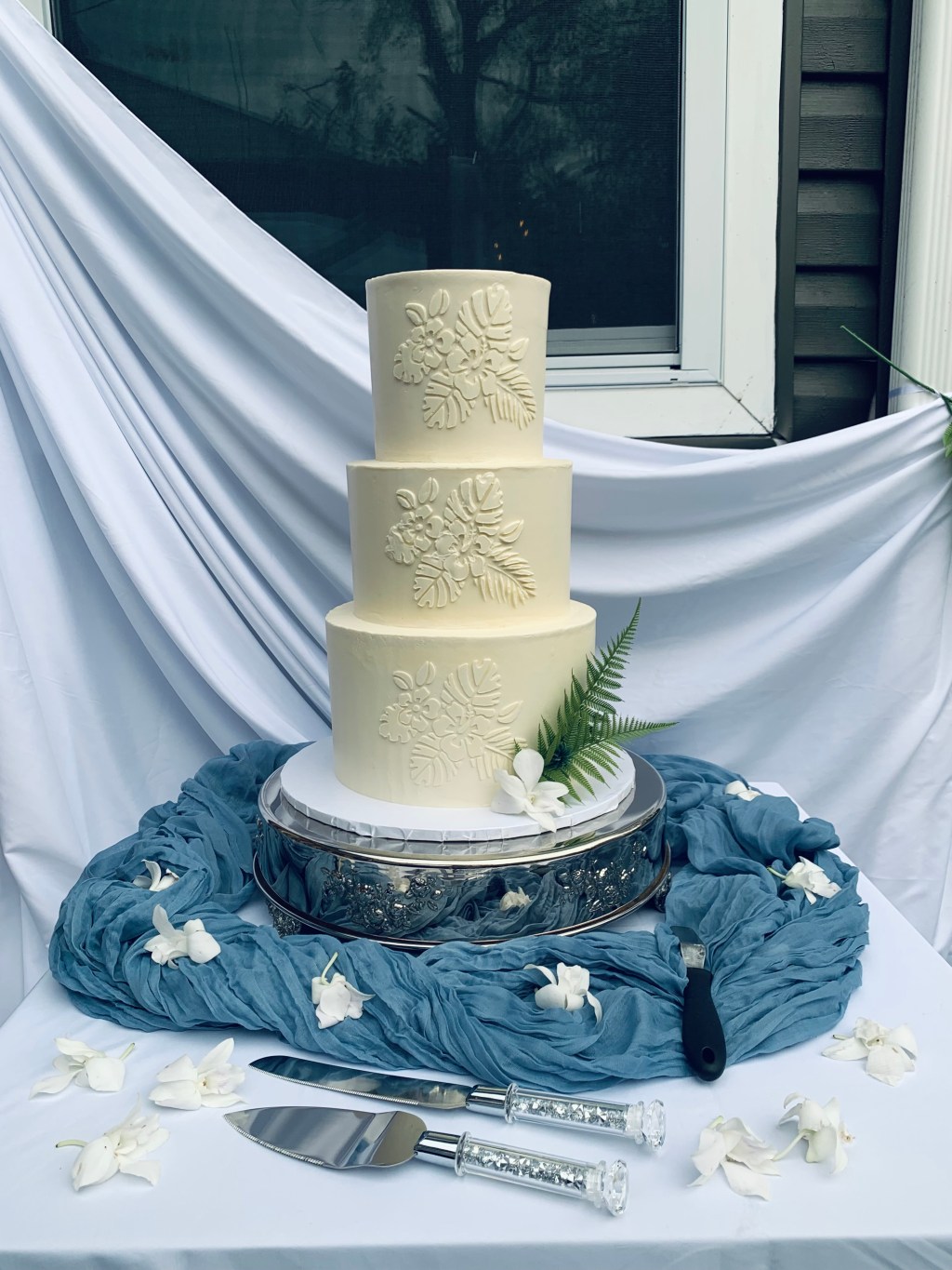 Gluten Free Hawaiian Theme Wedding&nbsp;Cake